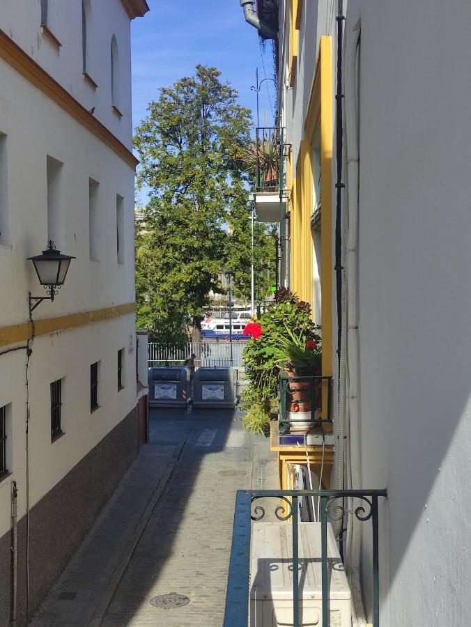 Апартаменты Vive Triana Севилья Экстерьер фото