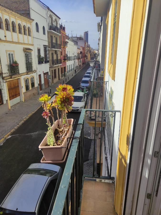 Апартаменты Vive Triana Севилья Экстерьер фото